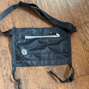 Manduka yoga mat bag